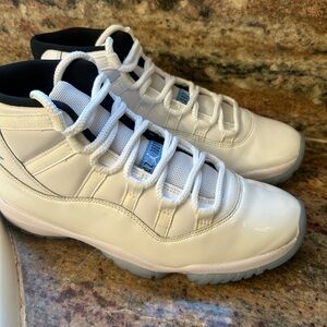 Jordan 11 Legend Blue